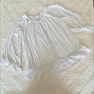 Sag Harbor Large White Blouse with Long Ruffle Sleeve.